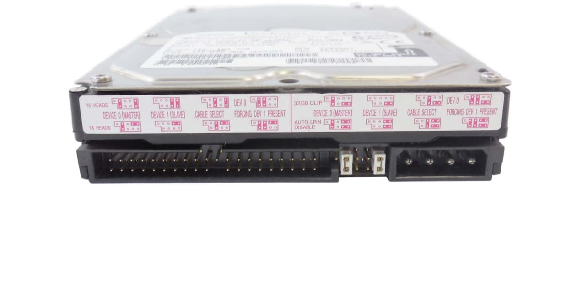 Жесткий диск Hitachi HDS722516VLAT80 164,7Gb 7200 IDE 3.5" HDD
