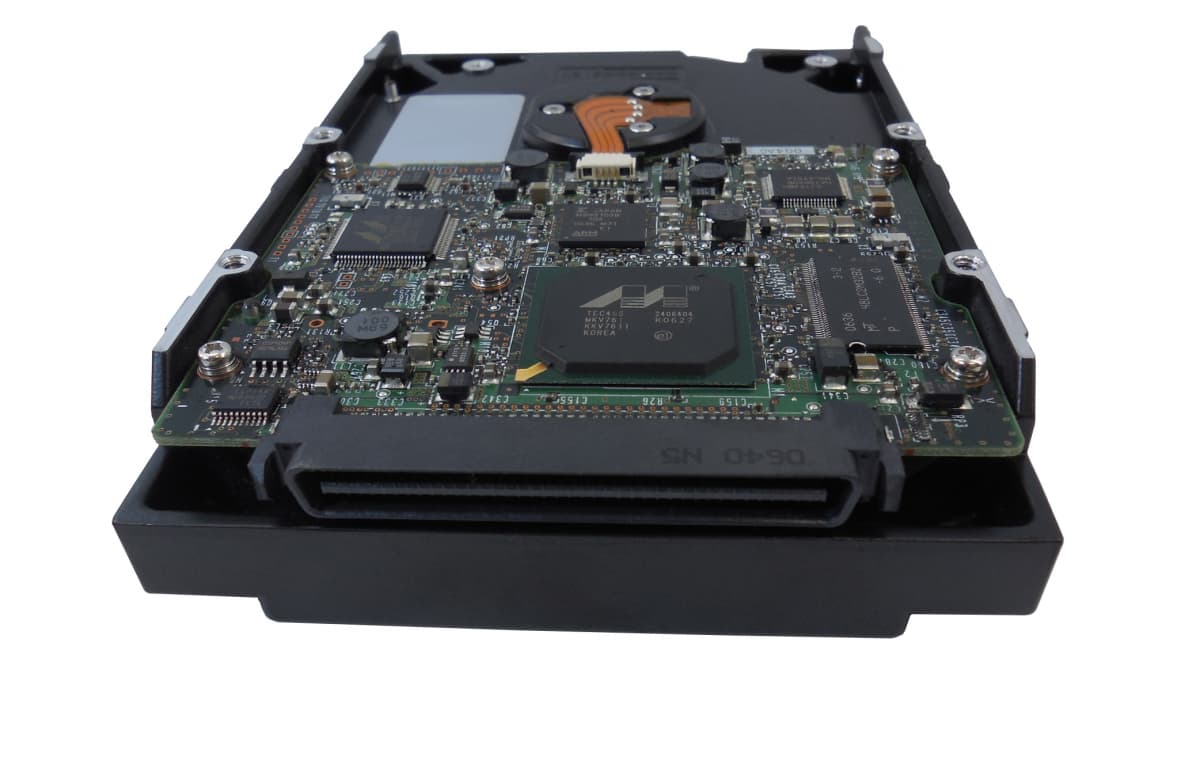 Жесткий диск Fujitsu MAW3073NC 73,5Gb  U320SCSI 3.5" HDD