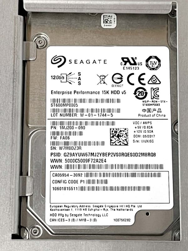 Жесткий диск Fujitsu CA07237-E616 600Gb SAS 3.5" HDD