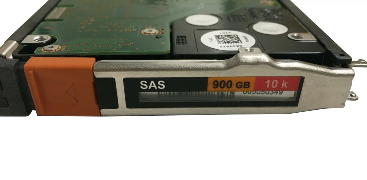 Жесткий диск EMC 118032758-02 900Gb 10520 SAS 2,5" HDD