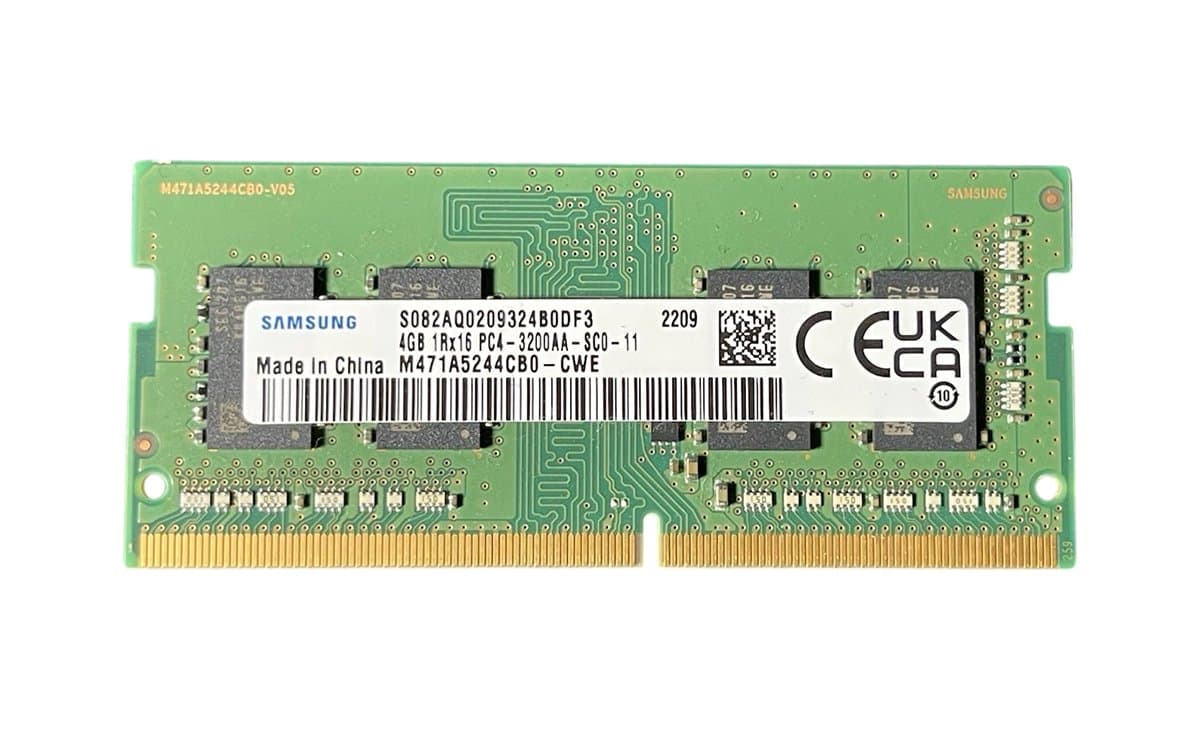 Оперативная память Samsung DDRIV 4Gb M471A5244CB0-CWE
