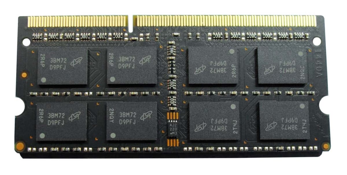 Оперативная память Micron MT16JTF51264JHZ-1G6M2 DDRIII 4GB