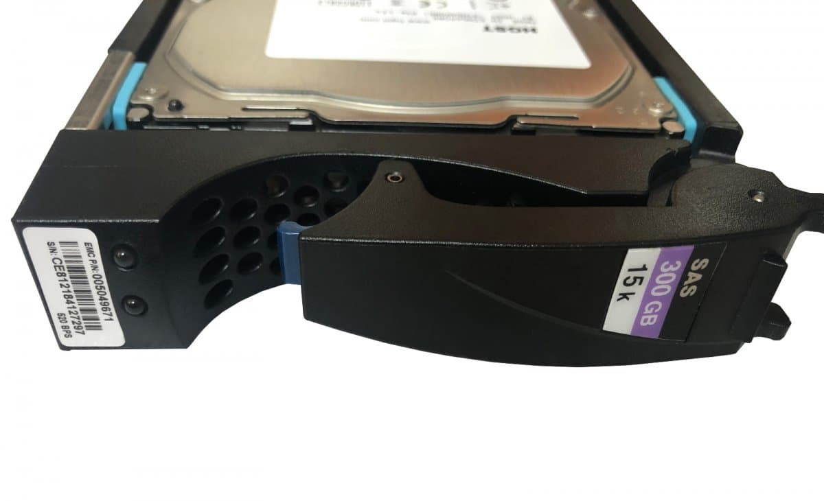 Жесткий диск EMC 005049671 300Gb  SAS 3,5" HDD