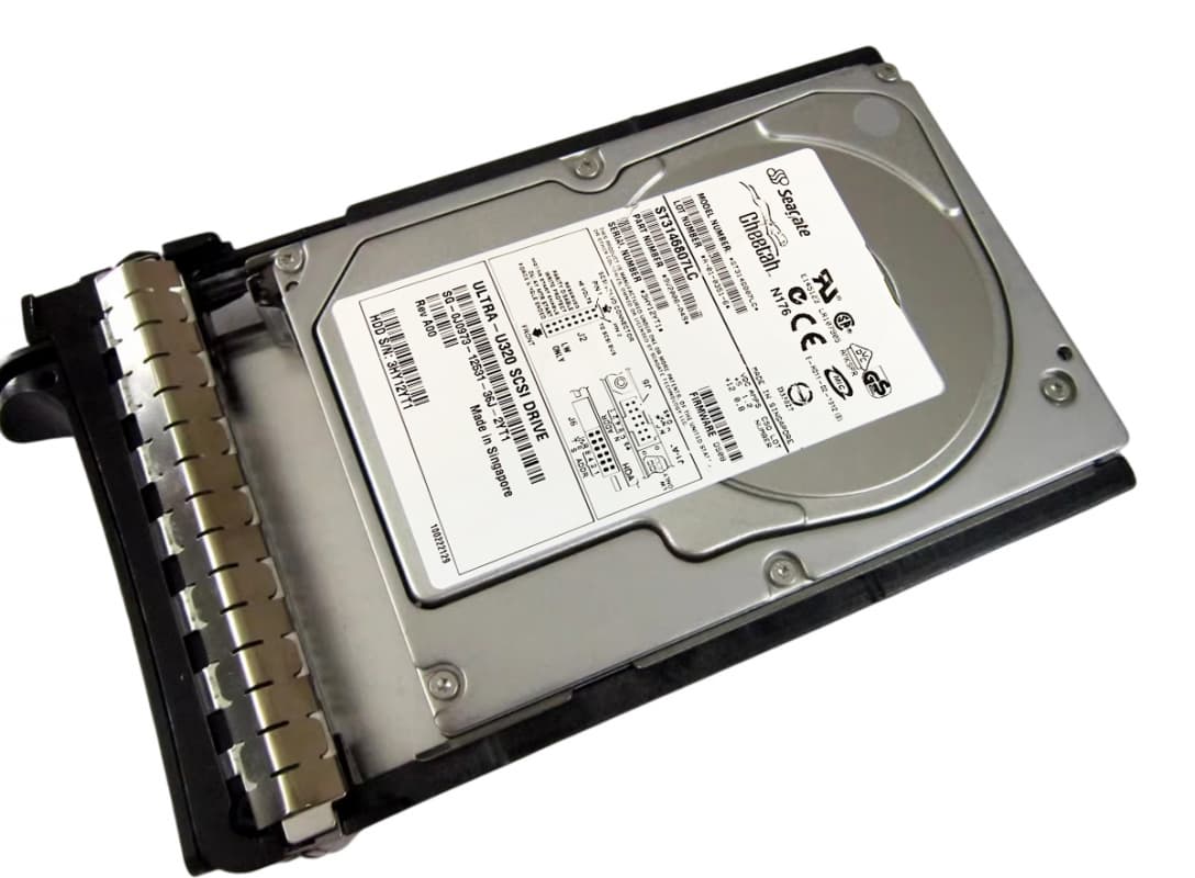 Жесткий диск Dell J0973 146,8Gb U320SCSI 3.5" HDD