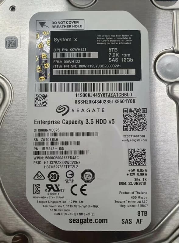 Жесткий диск Lenovo 1RM212-155 8TB SAS 3,5" HDD
