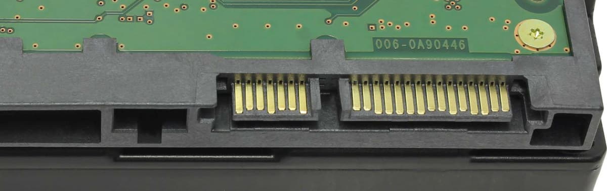 Жесткий диск Hitachi 0F23102 4Tb 7200 SATAIII 3.5" HDD