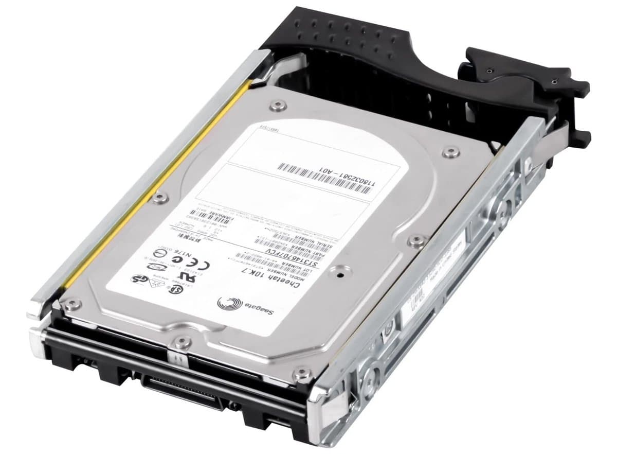 EMC EMC 146,8Gb 10000 Fibre Channel 3.5" HDD 118032581-A01