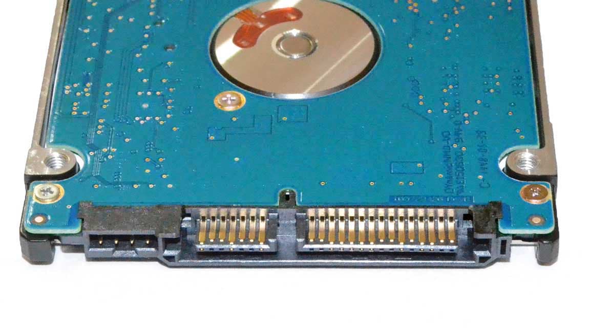 Жесткий диск Hitachi 0A72333 320Gb 7200 SATAII 2,5" HDD