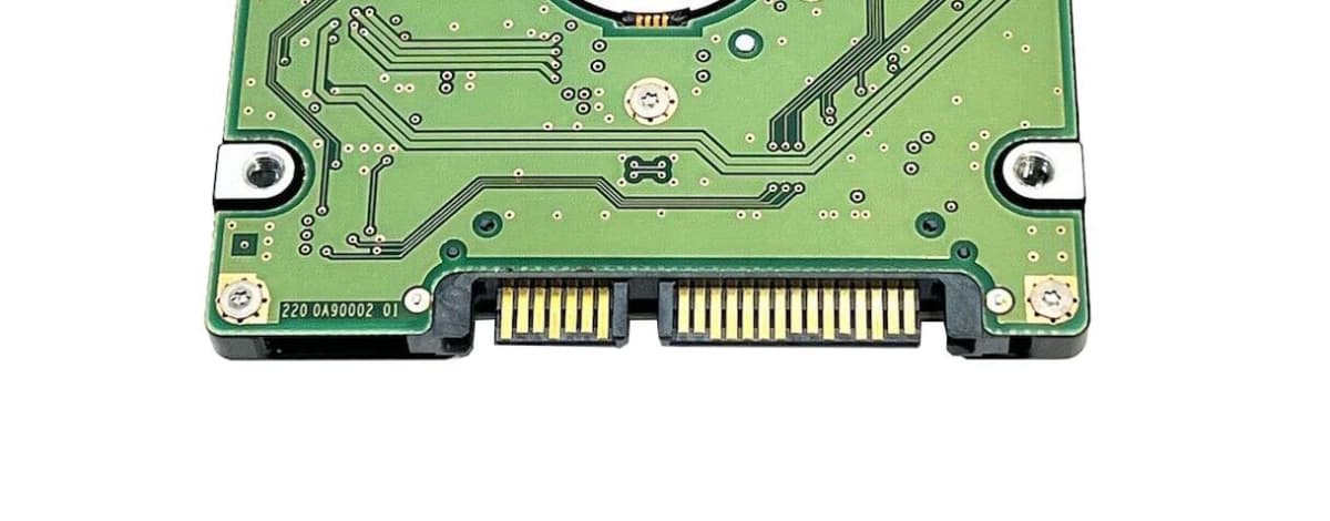 Жесткий Диск Hitachi 0A52123 200Gb SATA 5400 2,5" HDD