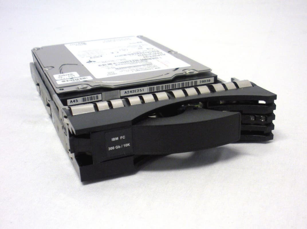 Жесткий диск IBM 39M4597 300Gb  Fibre Channel  3,5" HDD