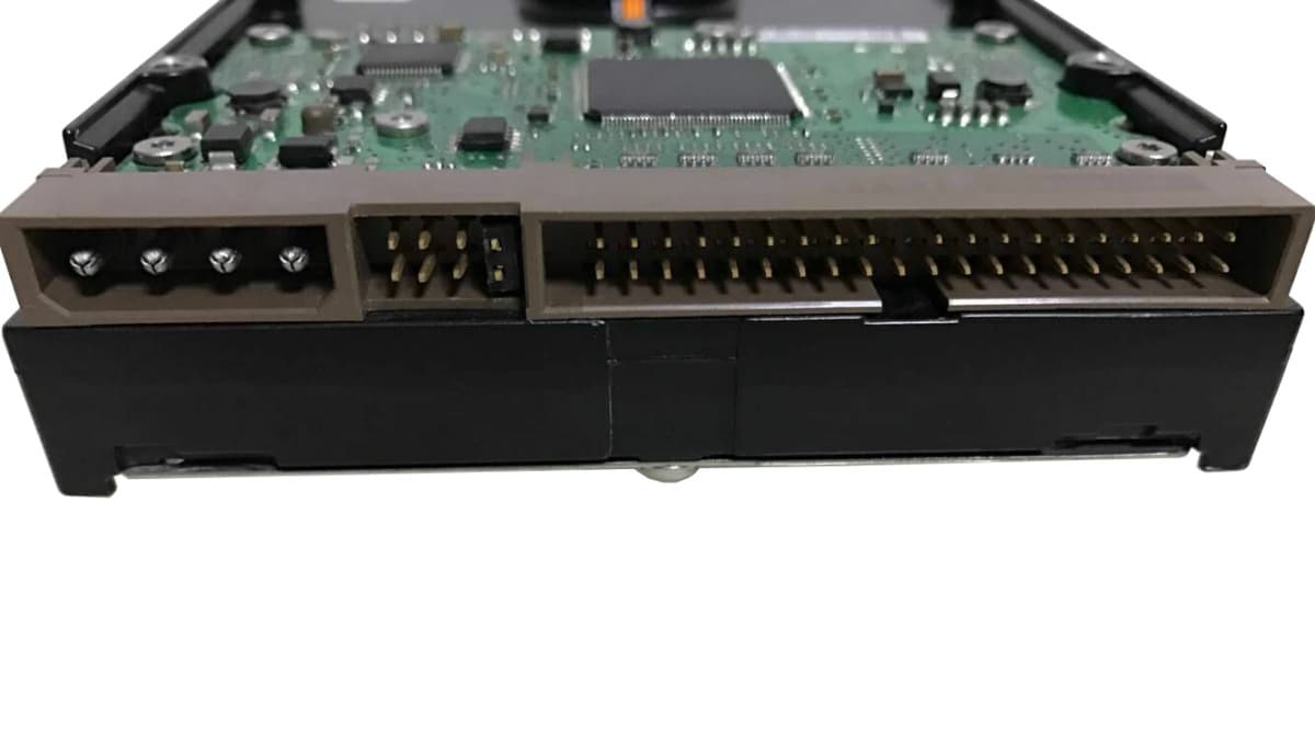 Жесткий диск Maxtor 9DP04E 250Gb 7200 IDE 3.5" HDD