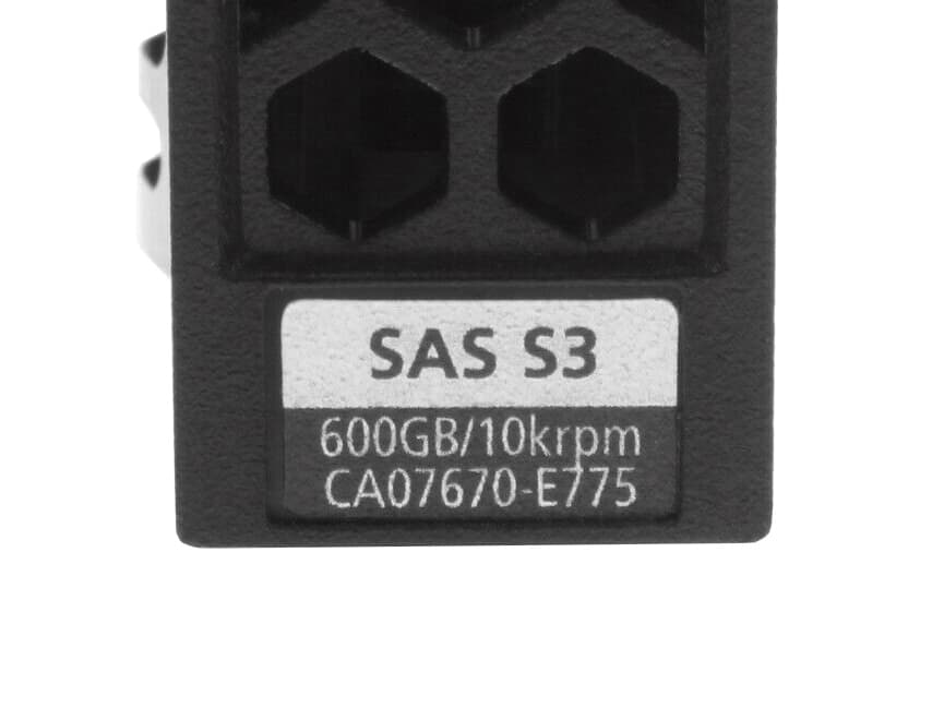 Жесткий диск Fujitsu CA07670-E775 600Gb 10520 SAS 2,5 HDD
