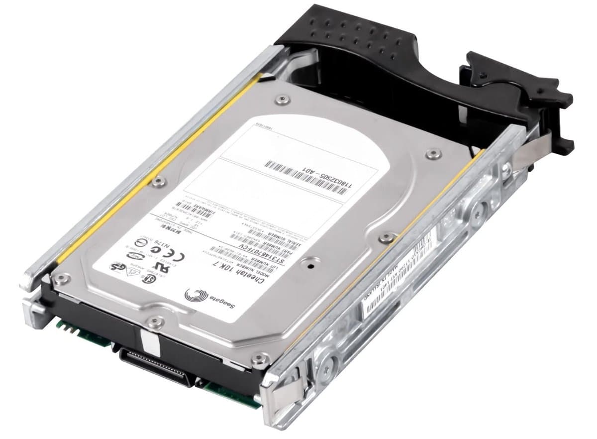  EMC EMC 146,8Gb 10000 Fibre Channel 3.5" HDD 118032505-A01