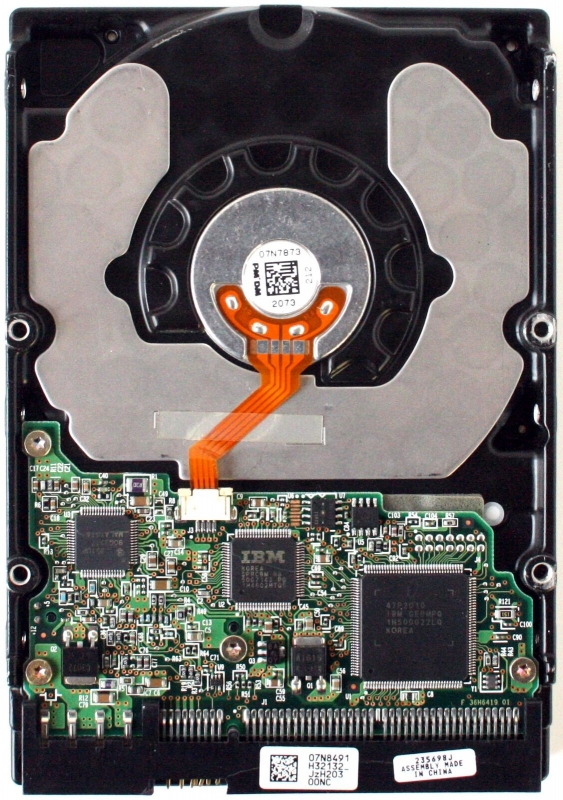 Ibm 7. IBM ic35l060avva07-0 61,4gb 7200 ide 3.5" HDD. IBM 07k7038 exp300 Switch Card.